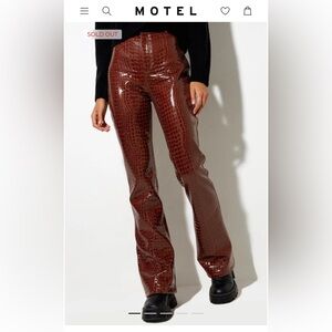 Motel Rocks bootcut flared brown crocodile pattern pants size small high rise